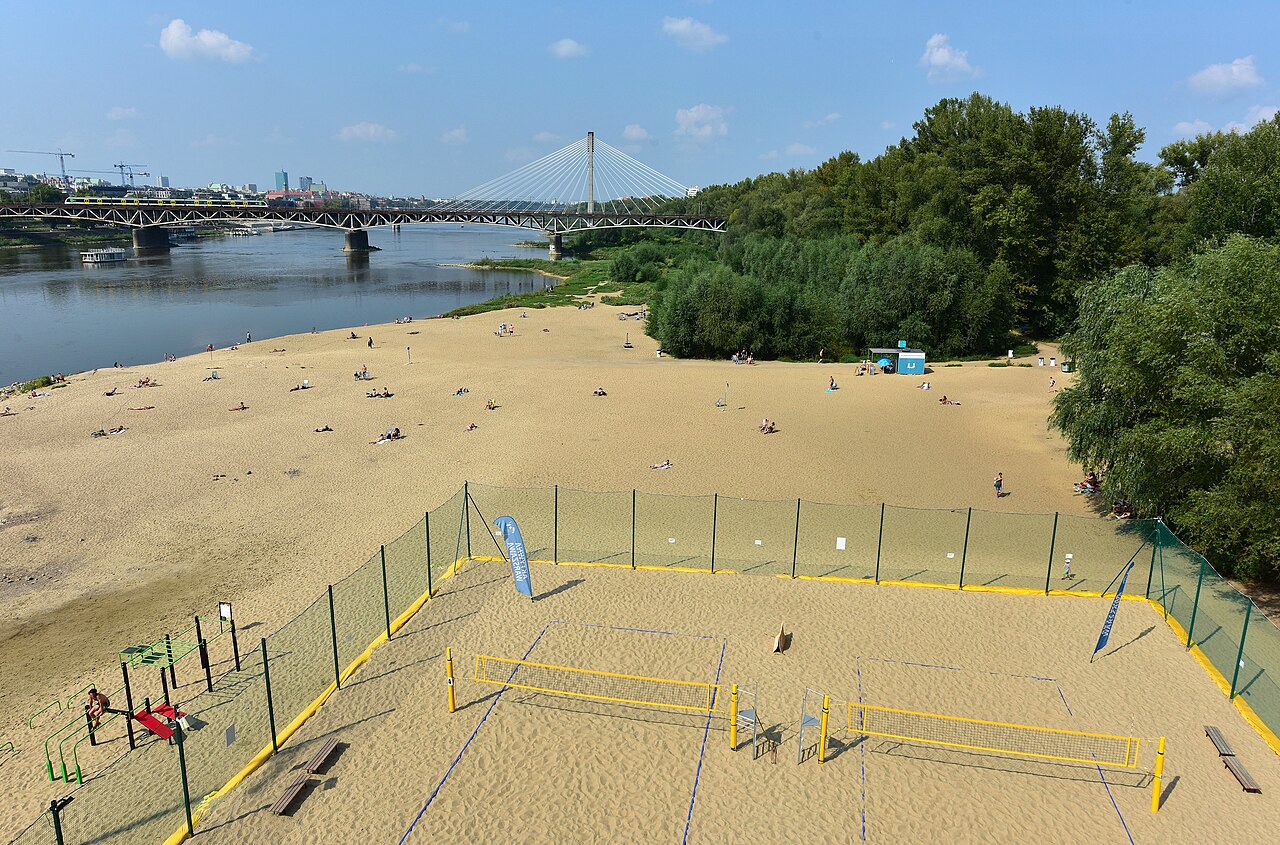 Plaża Poniatówka nad Wisłą — lokalizacja Wiślanego Placu Zabaw