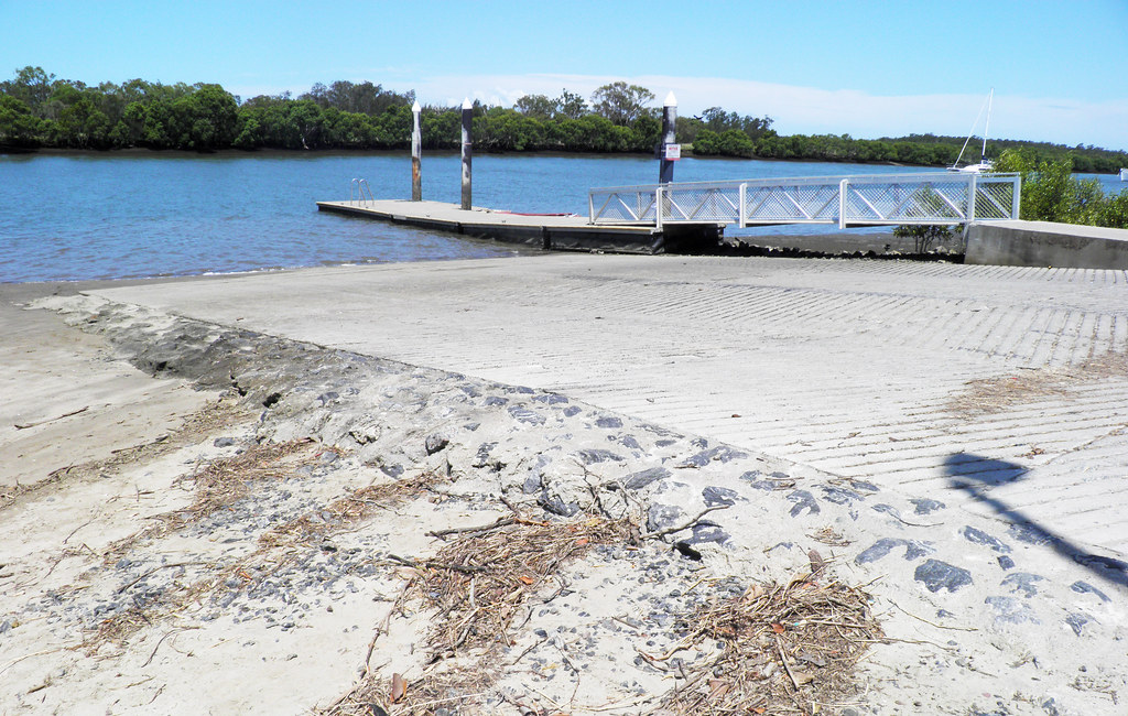 Jezioro Ukiel w Olsztynie z plażą